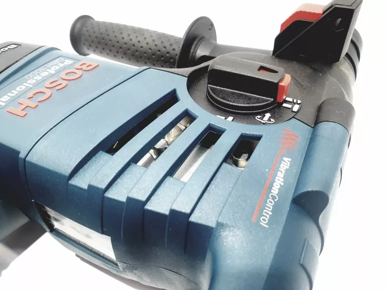 MŁOTOWIERTARKA BOSCH GBH 3000 KOMPLET POWYSTAWOWY