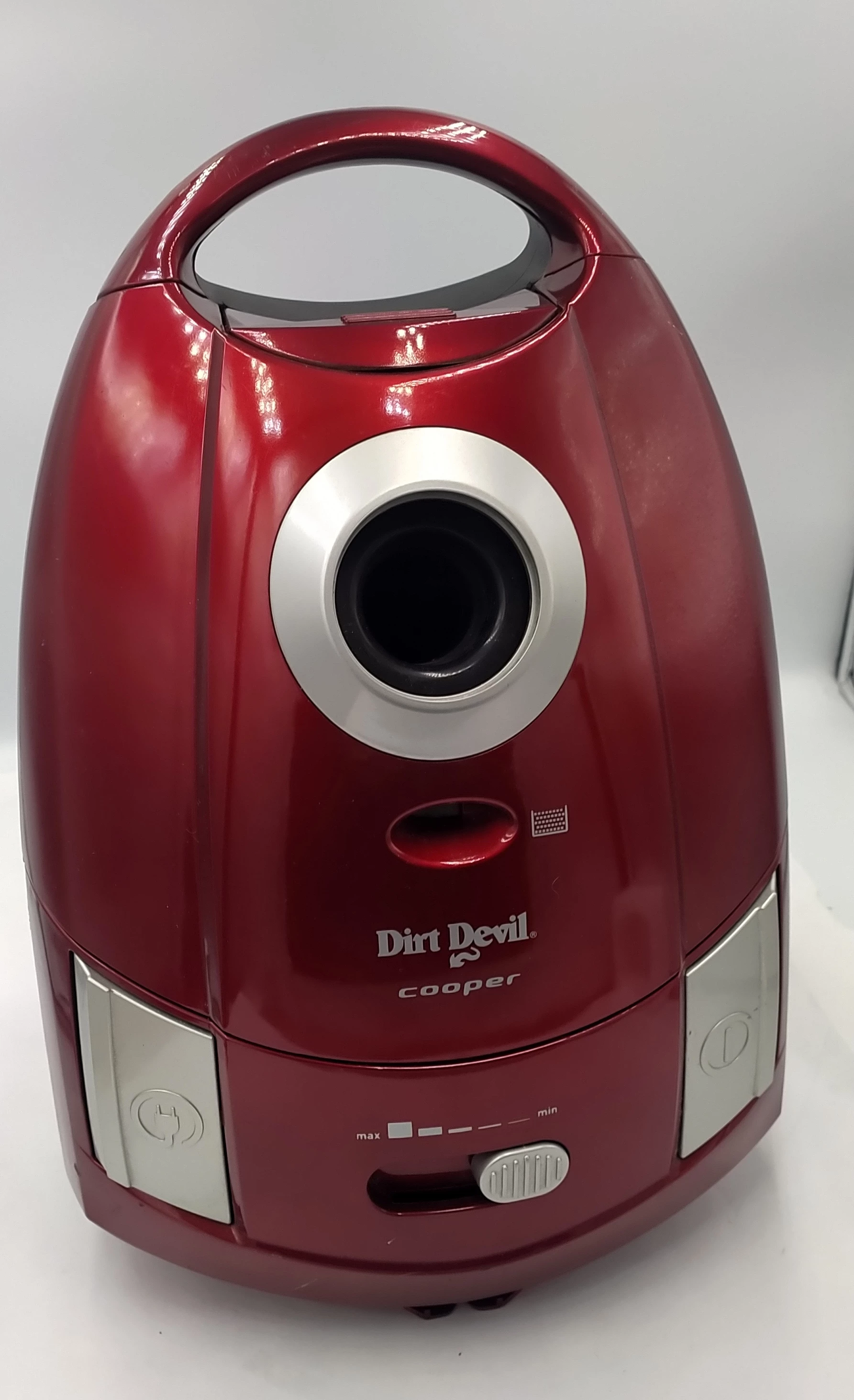 odkurzacz-dirt-devil-cooper-polecamy-kolor-dominujacy-czerwony