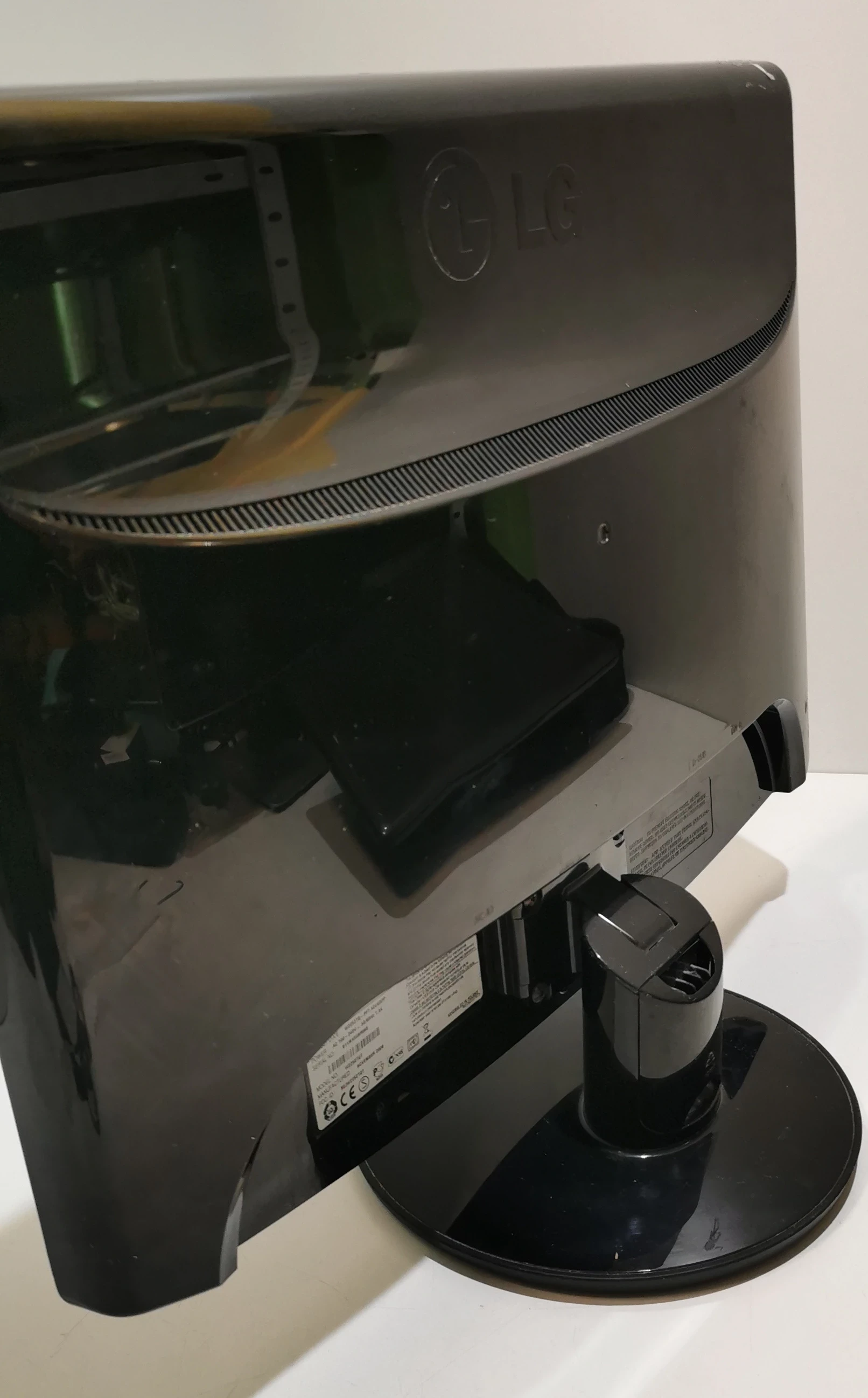 monitor-lg-w2252tq-kod-producenta-w2252tq-pf