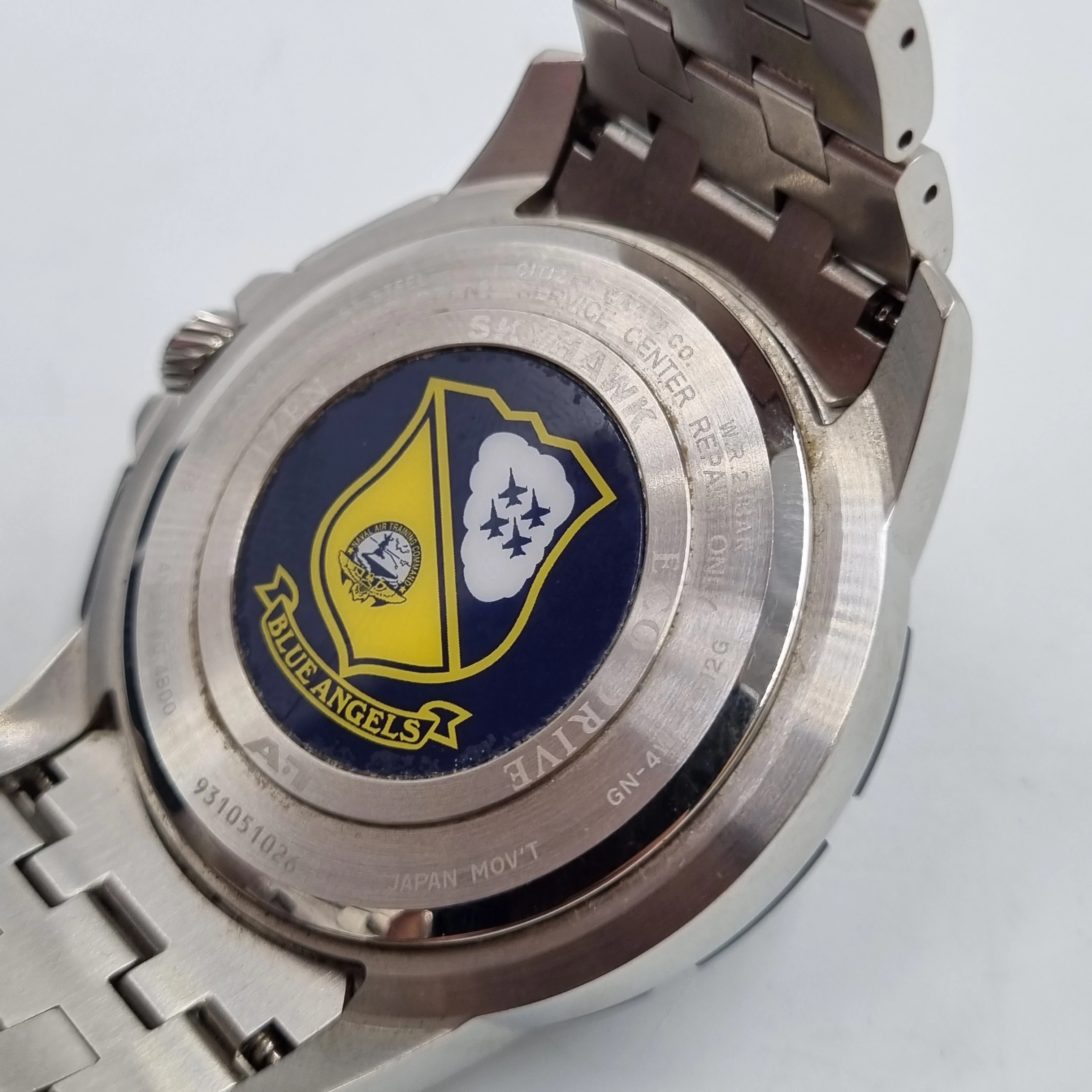 zegarek-citizen-eco-drive-u680-s107326-mechanizm-bateria-sloneczna