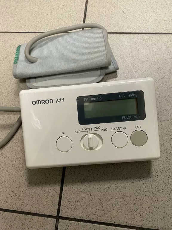 CIŚNIENIOMIERZ AUTOMATYCZNY OMRON M4 HEM-722C