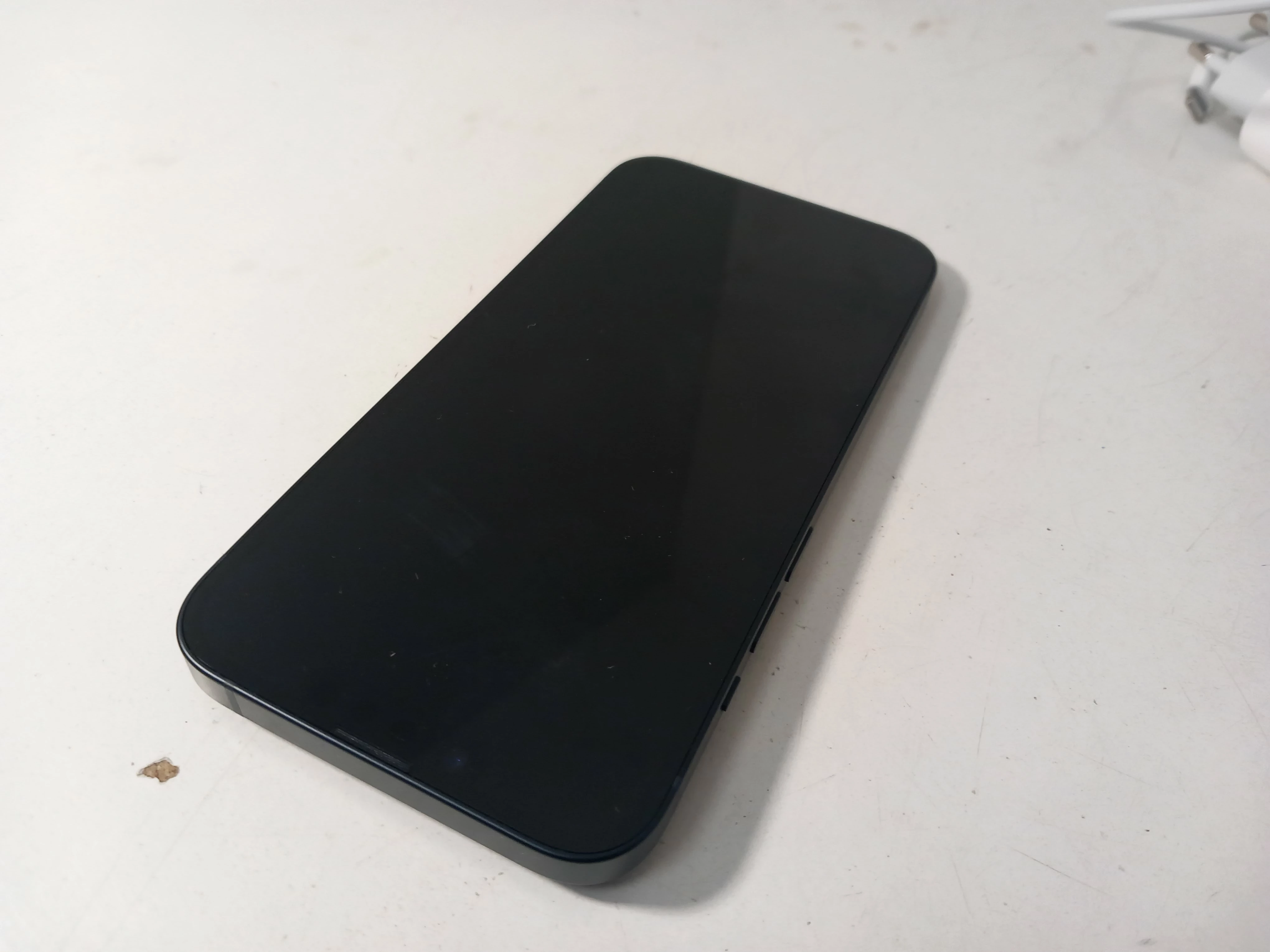 telefon-iphone-14-ean-gtin-0194253373858