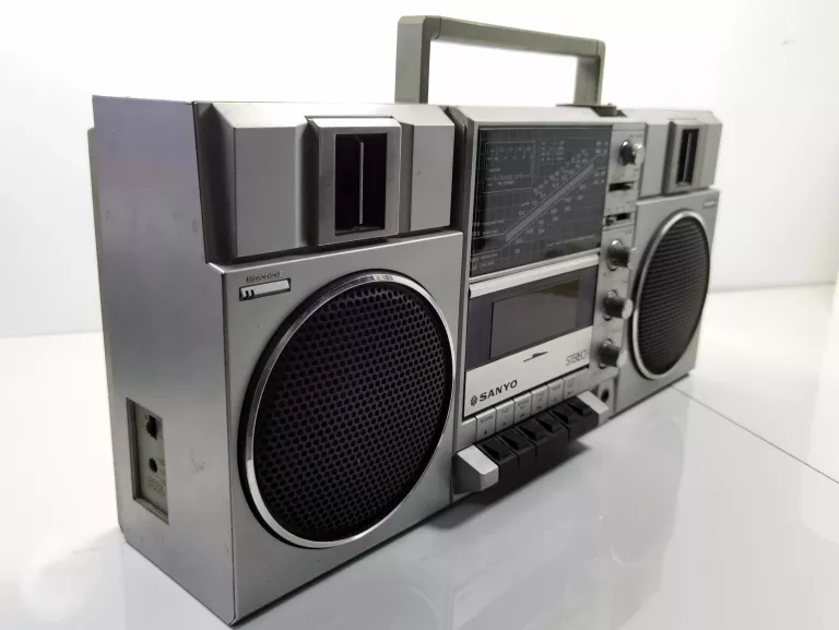 STARE RADIO NA KASETY SANYO M9815LU