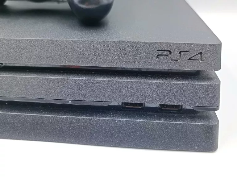 KONSOLA PS4 PRO CUH-7216B