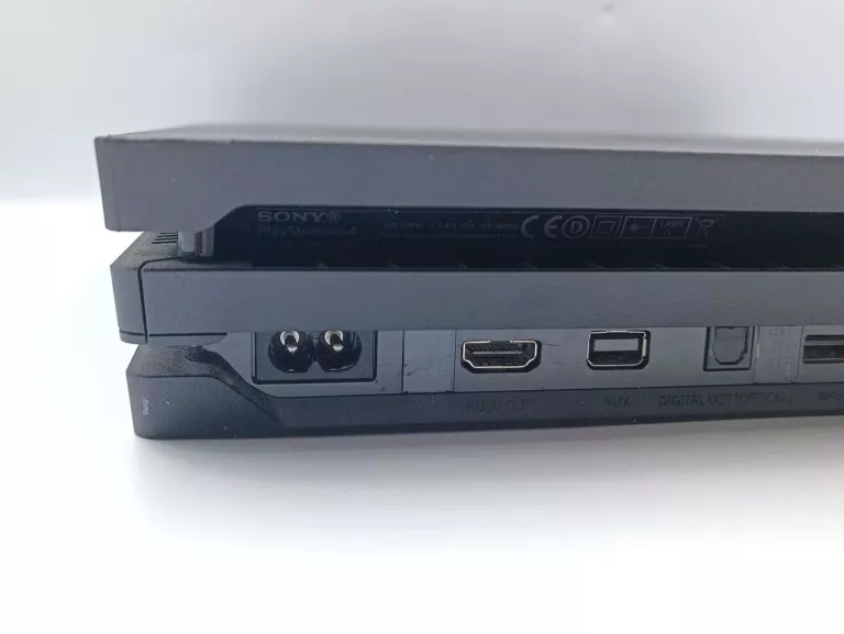 KONSOLA PS4 PRO CUH-7216B