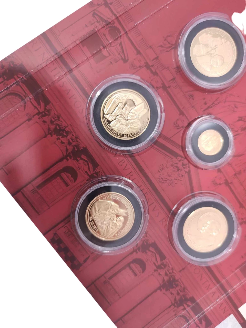 kolekcja-monet-papiez-ktory-zmienil-historie-7-szt-idealny-na-prezent-tematyka-250368-1887375