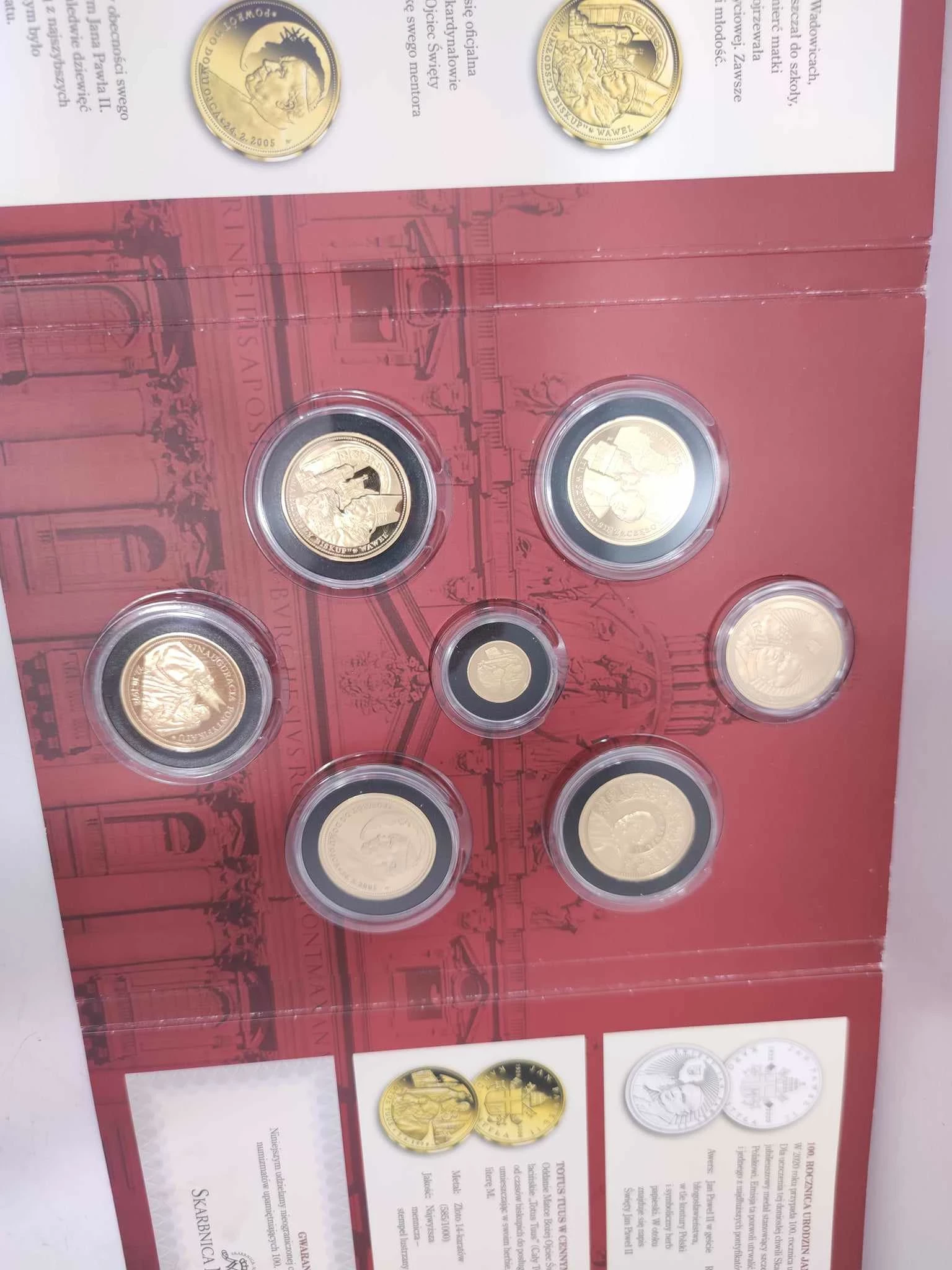 kolekcja-monet-papiez-ktory-zmienil-historie-7-szt-idealny-na-prezent-tematyka-250368-1887375