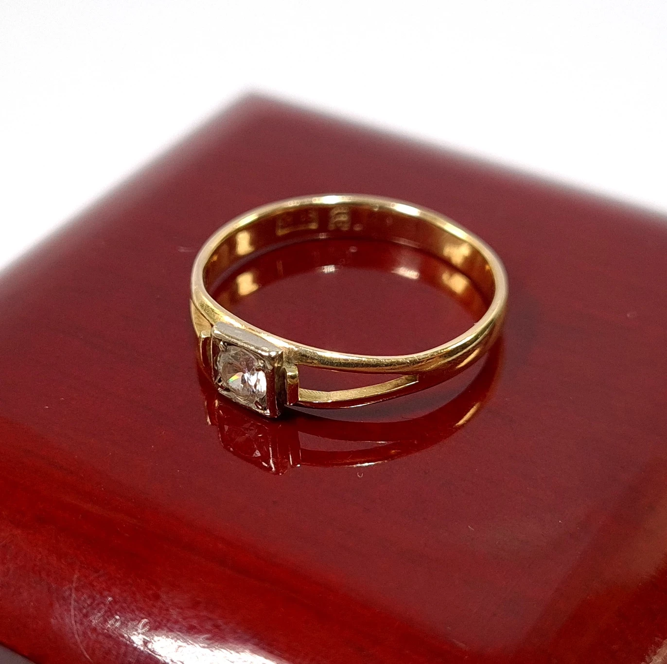 zloty-pierscionek-z-cyrkonia-585-226g-r18-ean-gtin-5903772009019