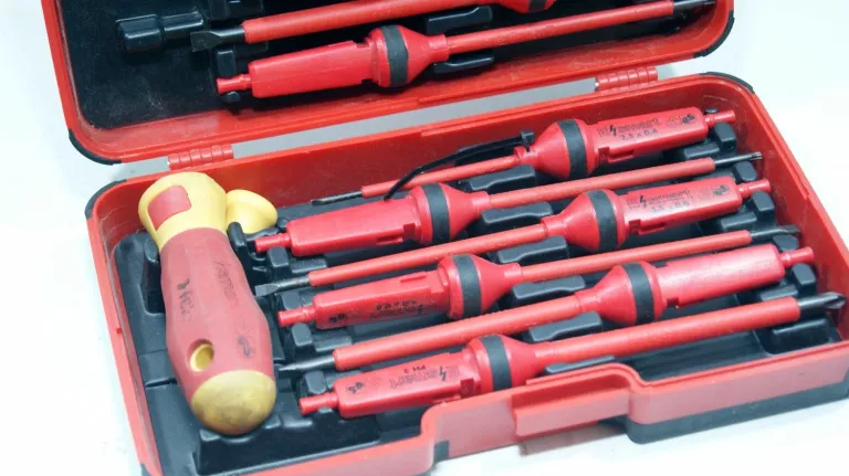 wkretaki-srubokrety-izolowane-14-szt-dla-elektryka-stan-uzywany