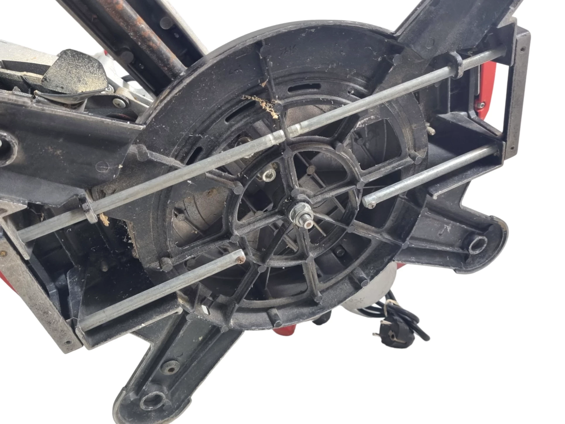 pila-ukosna-ukosnica-metabo-kgs-216-m-1500w-216mm-stan-uzywany