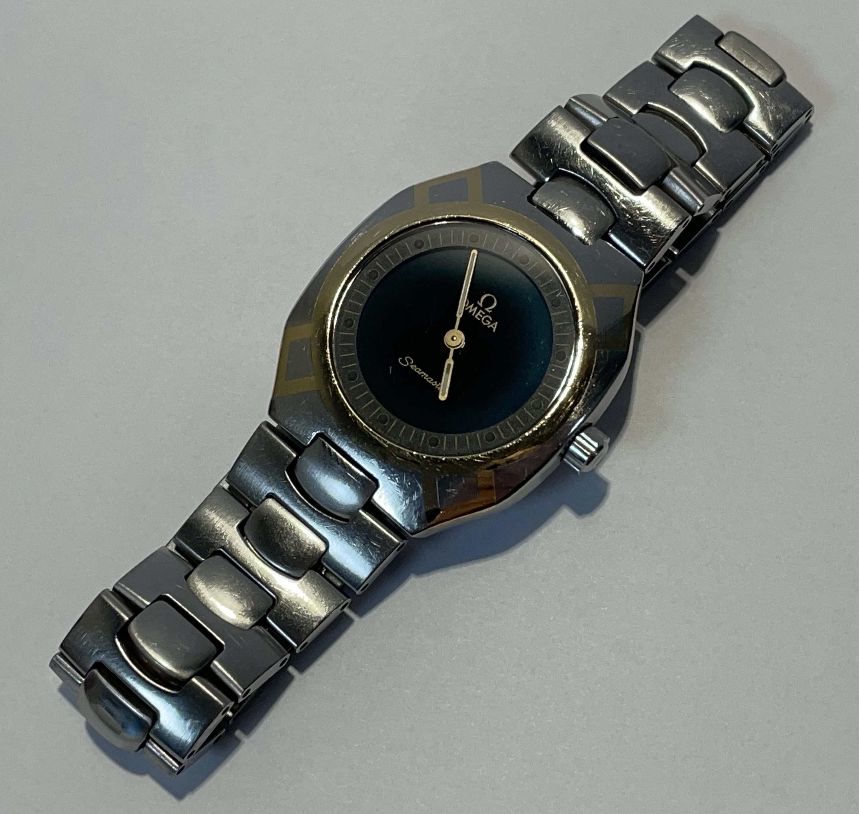 omega-seamaster-polaris-multifunction-z-pewexu-ksztalt-koperty-okragla