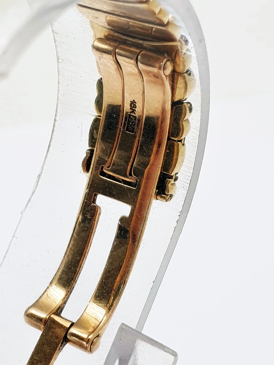 przepiekny-zloty-zegarek-cartier-baignoire-18k-84-typ-nareczny