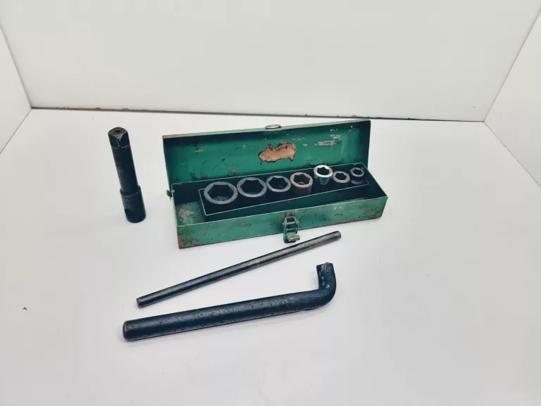 klucze-nasadowe-z-prl-jedna-nasadka-sikorskiego-40-ketrzyn