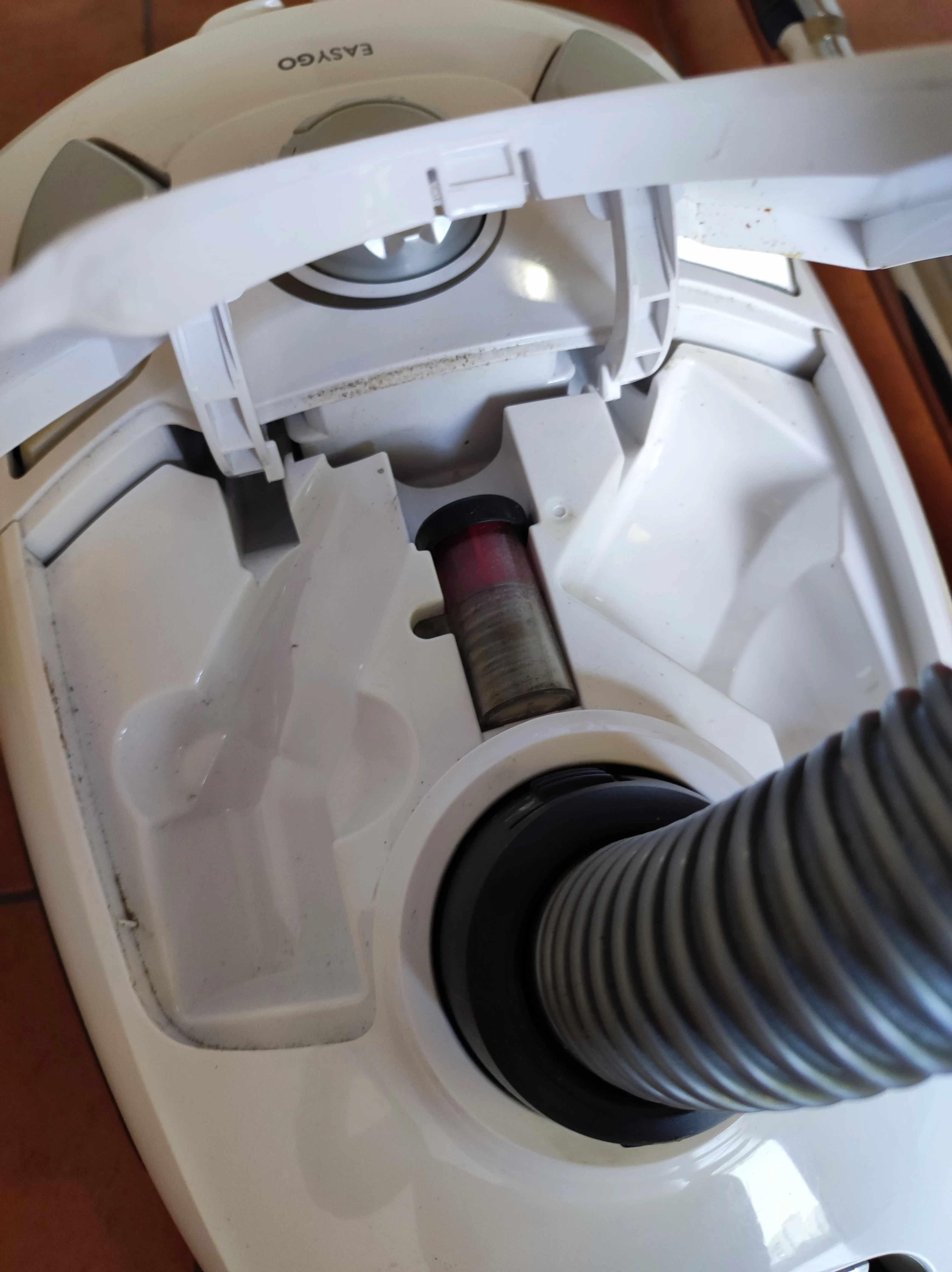 odkurzacz-electrolux-easygo-moc-650