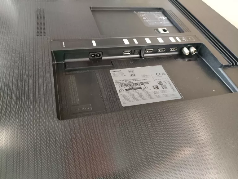 SAMSUNG UE55 AU7172