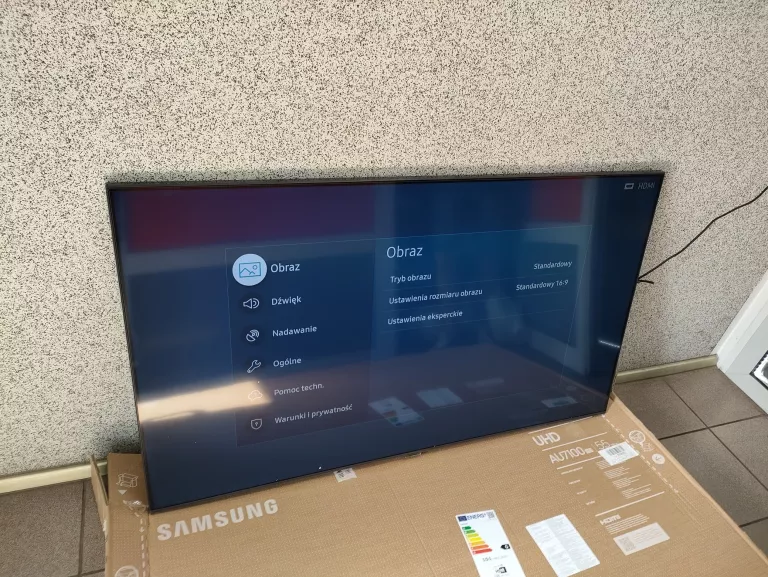 SAMSUNG UE55 AU7172