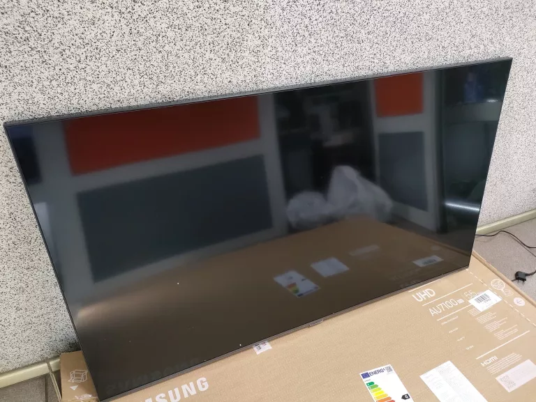 SAMSUNG UE55 AU7172