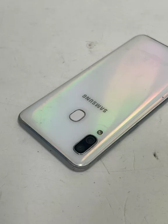 telefon-samsung-galaxy-a40-tanio-pamiec-ram-4-gb