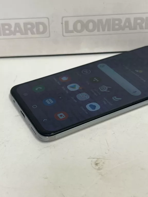 telefon-samsung-galaxy-a40-tanio-typ-telefon-komorkowy