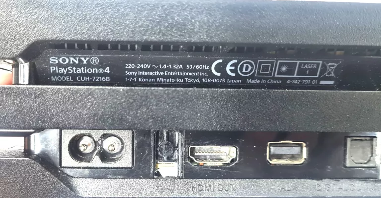KONSOLA PS4 PRO 1TB KABEL ZASILAJĄCY PAD ORI