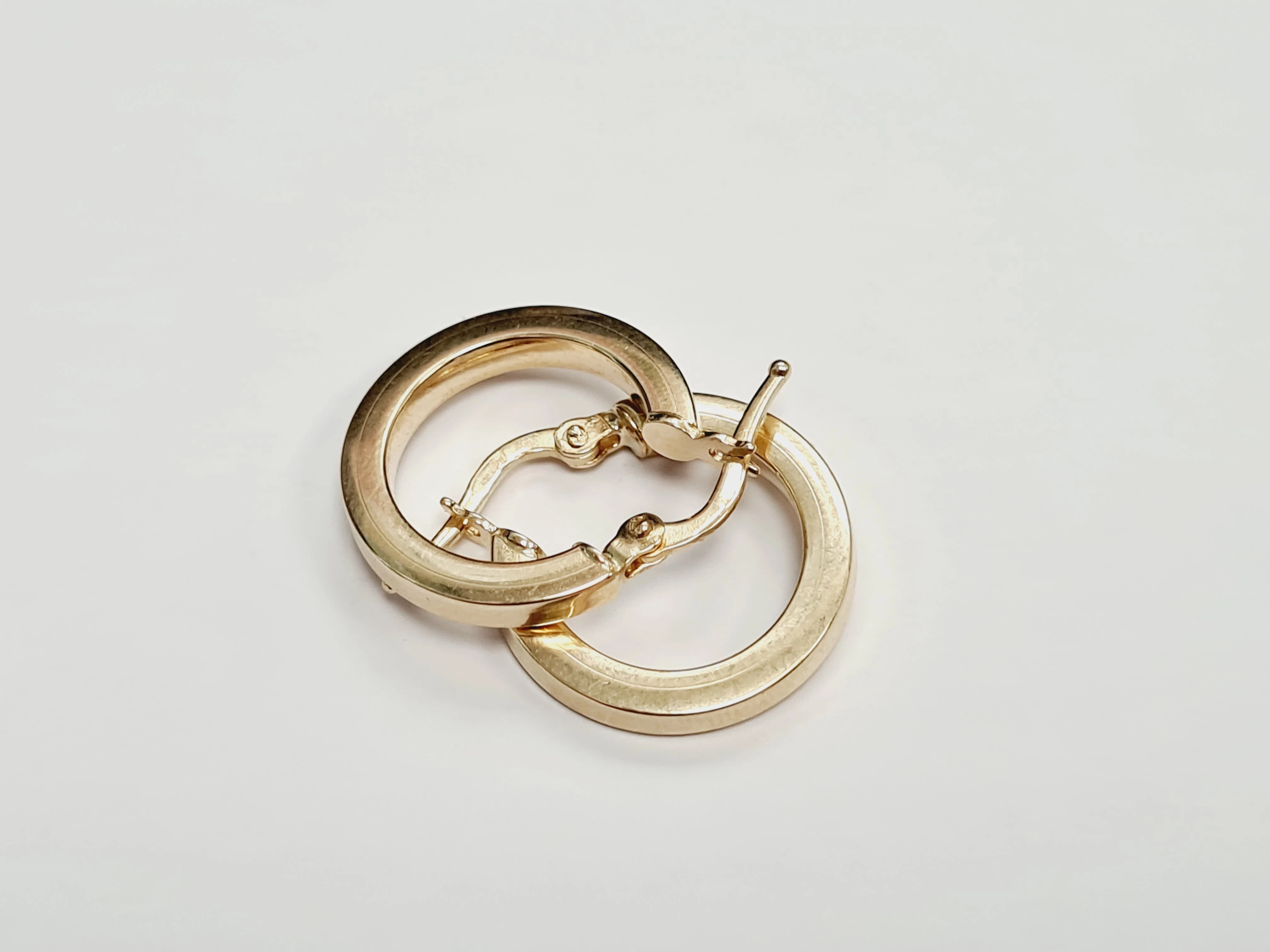 zlote-kolczyki-kola-585-rodzaj-bigla-zatrzask