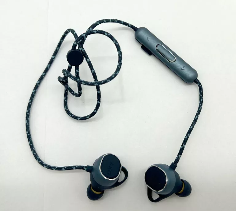 sluchawki-douszne-bt-akg-n200-etui-stan-uzywany