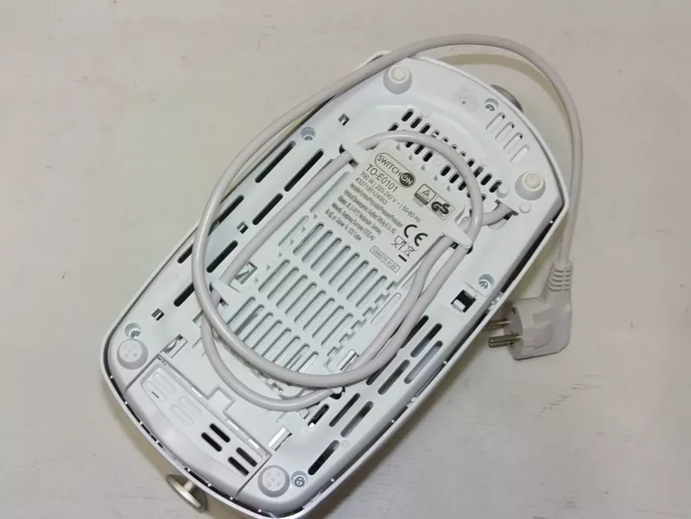 TOSTER SWITCH ON 700W + PUD.