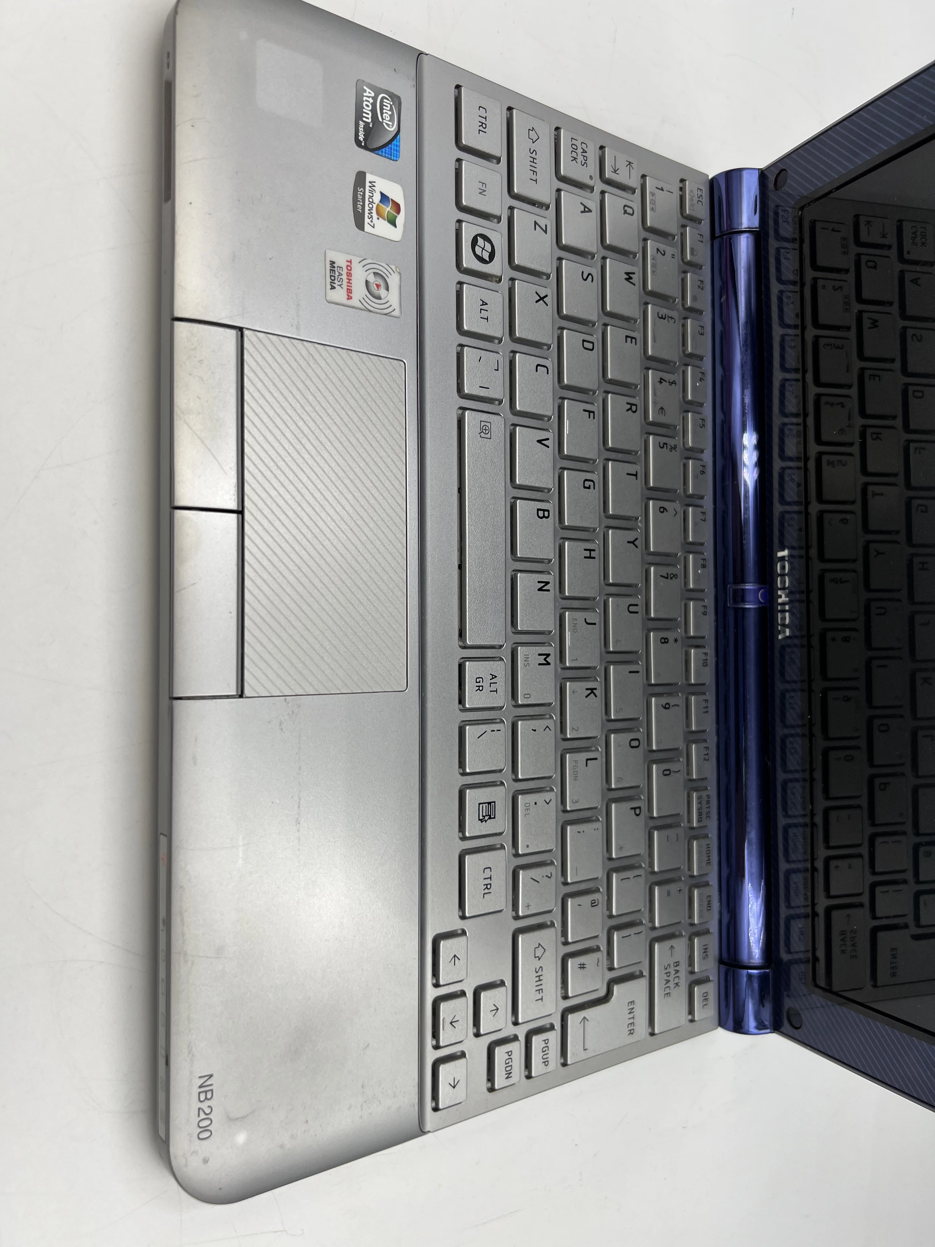 laptop-toshiba-nb200-stan-dobry-seria-procesora-intel-atom