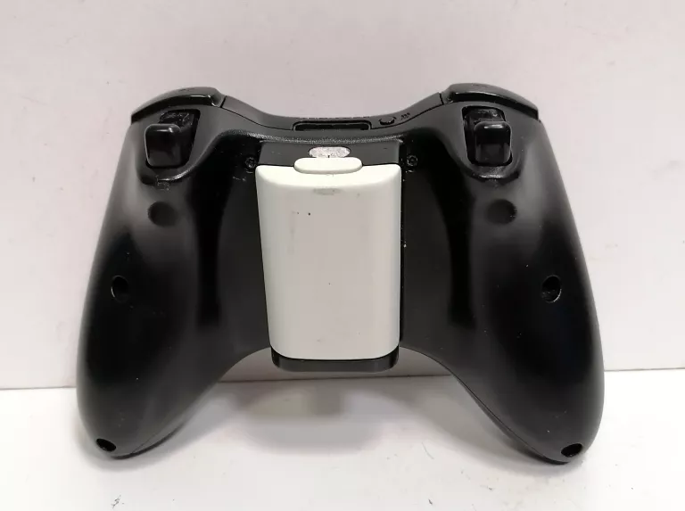 KONSOLA XBOX 360 + PAD + FIFA 16