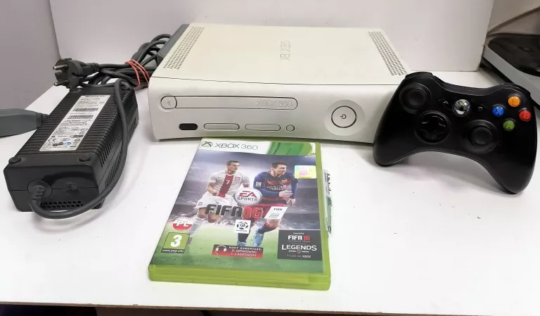 KONSOLA XBOX 360 + PAD + FIFA 16