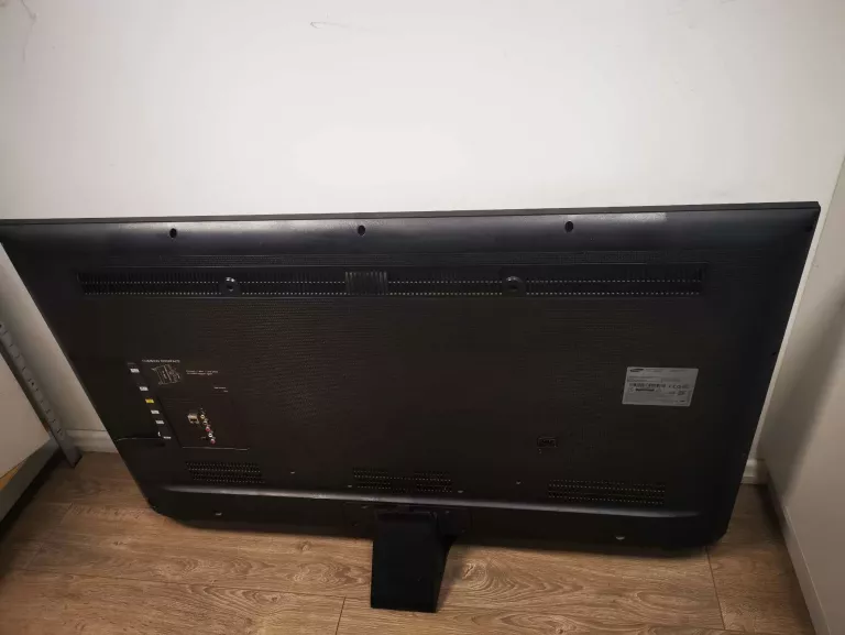 TELEWIZOR SAMSUNG UE50J5500