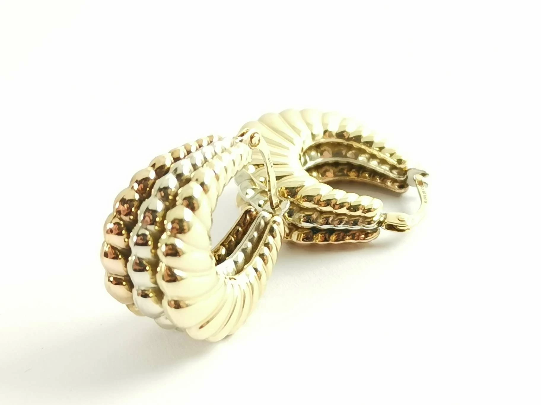 piekne-zlote-kolczyki-trzy-kolory-526-333-marka-bez-marki