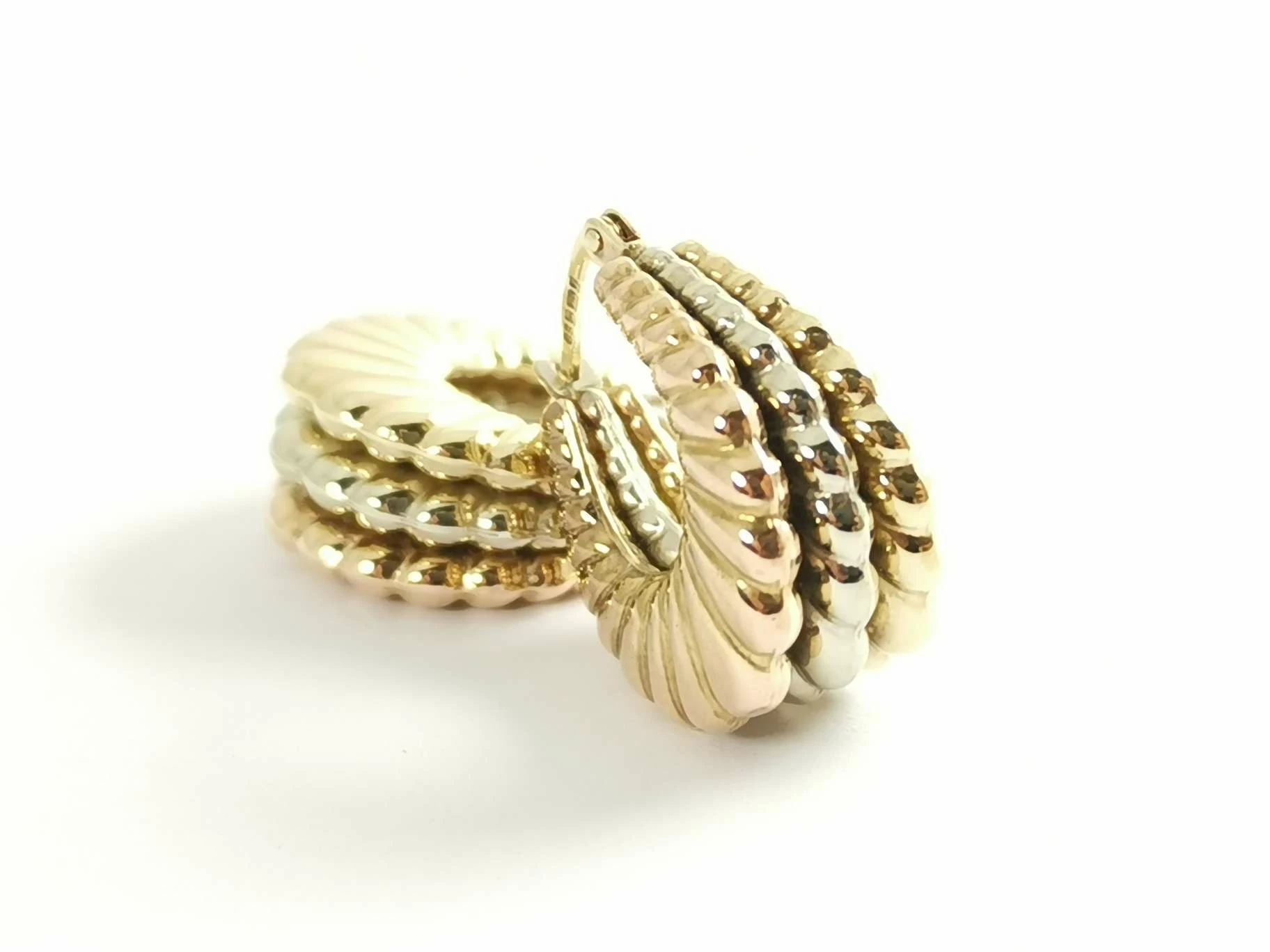 piekne-zlote-kolczyki-trzy-kolory-526-333-swietojanska-82-gdynia-harbor