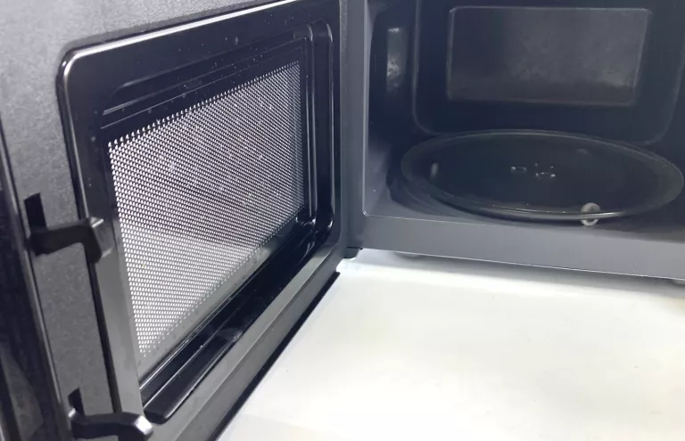KUCHENKA MIKROFALOWA WOLNOSTOJĄCA SHARP YC-MS01E