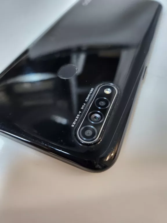 telefon-oppo-a31-typ-smartfon