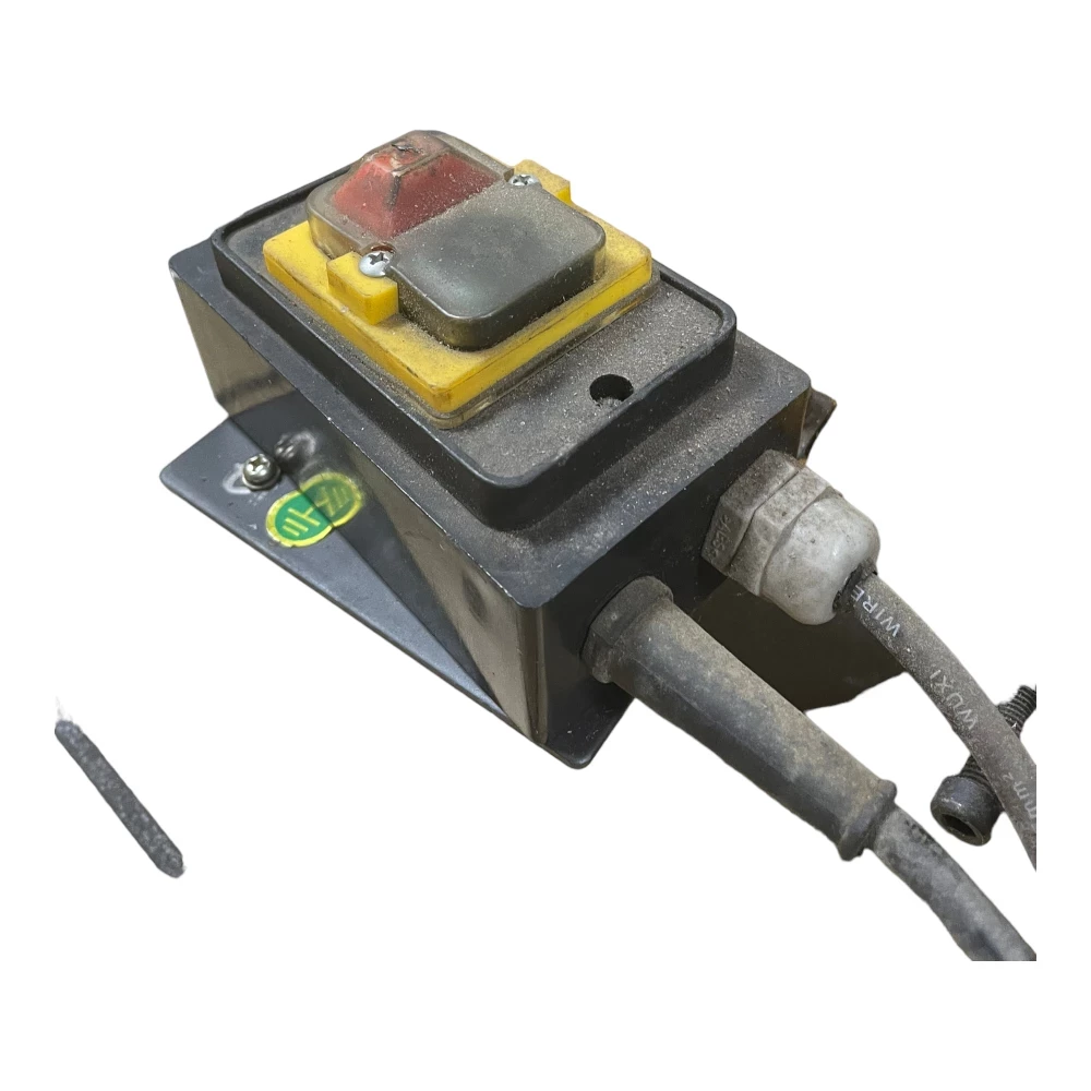 dedra-przecinarka-tasmowa-do-metalu-550w-ded7723-marka-dedra