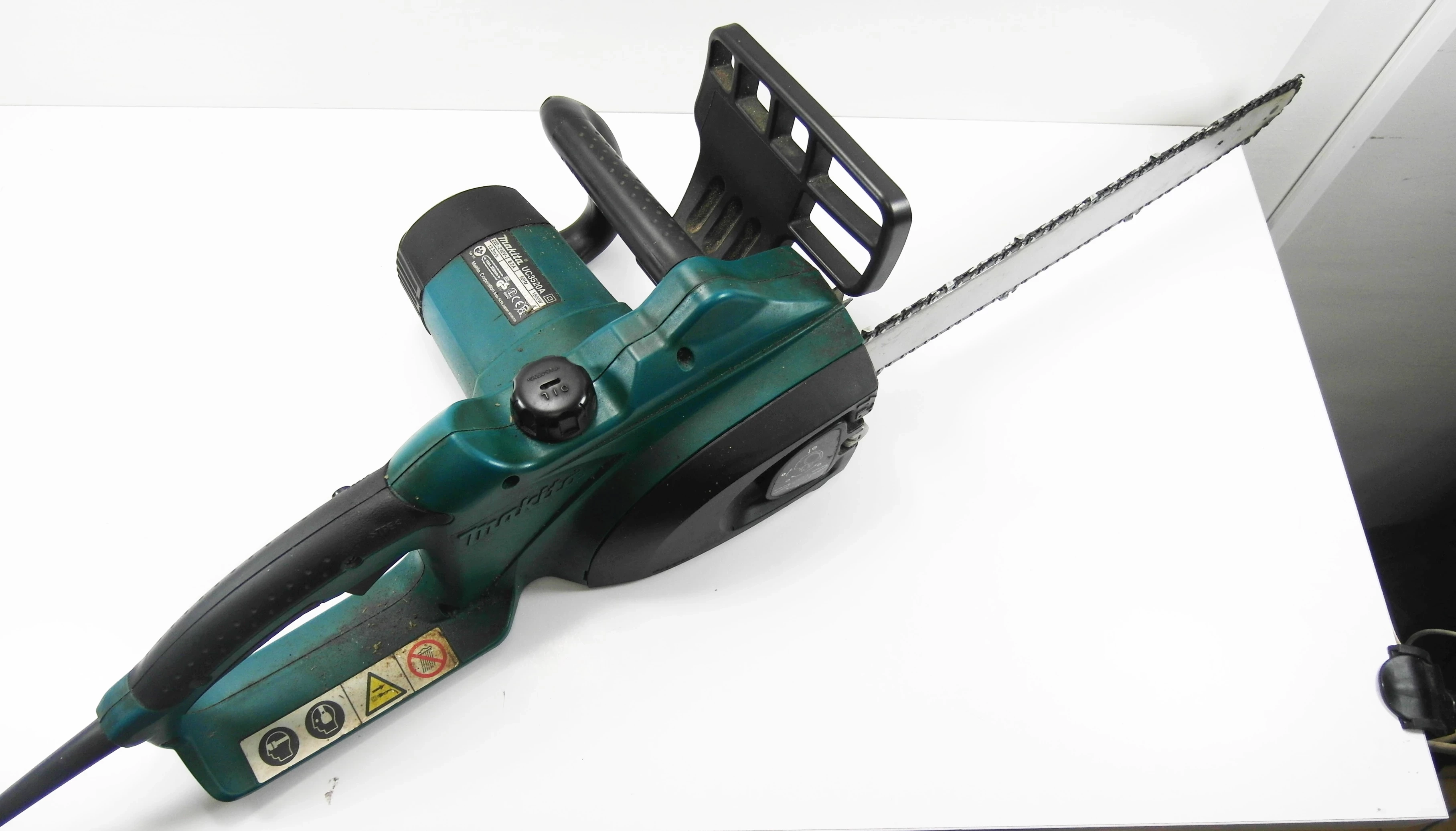 pilarka-elektryczna-makita-uc3520a-bn-product-id-b1feaeed-2721-47ce-a366-5da7c953b1f0