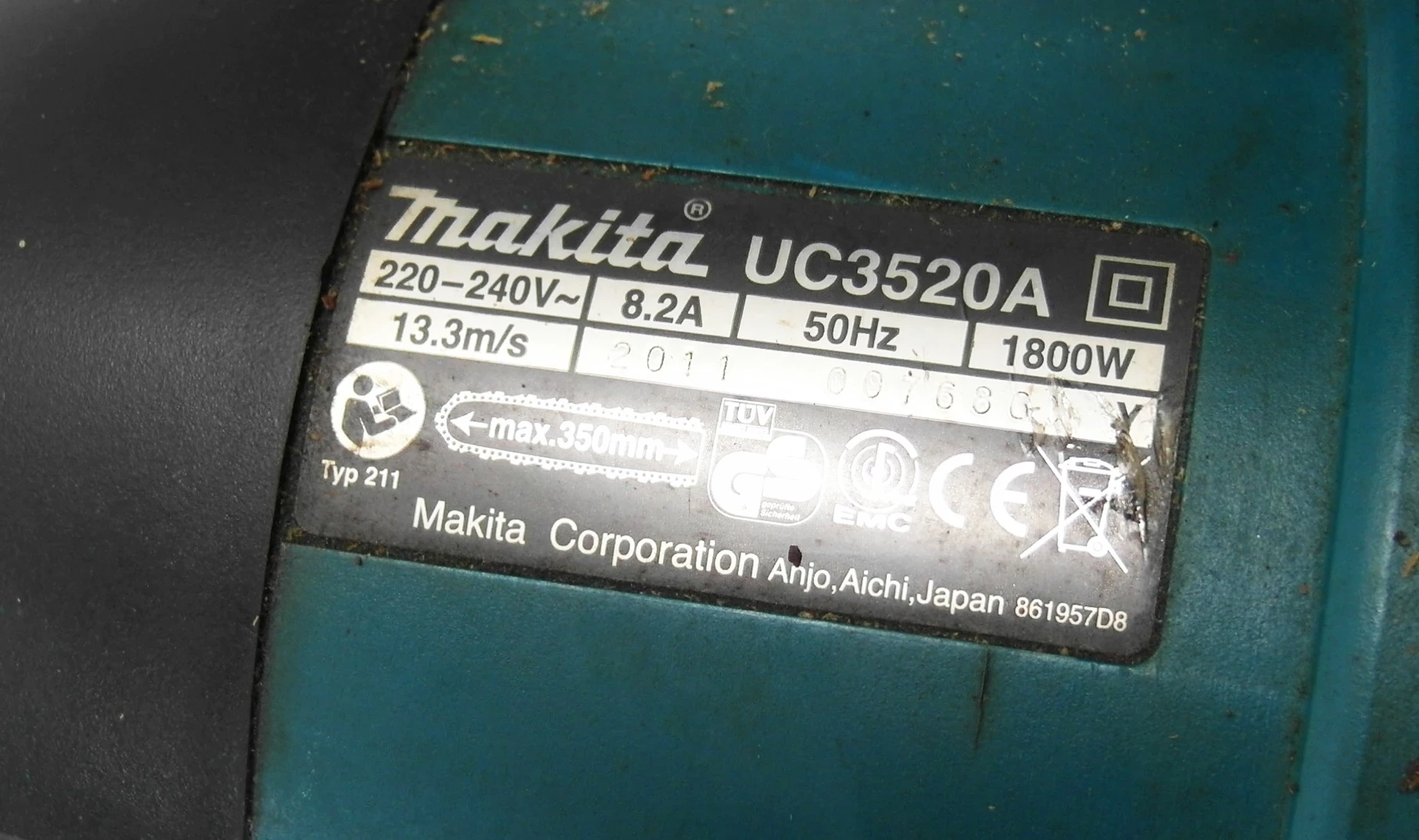 pilarka-elektryczna-makita-uc3520a-bn-zasilanie-sieciowe