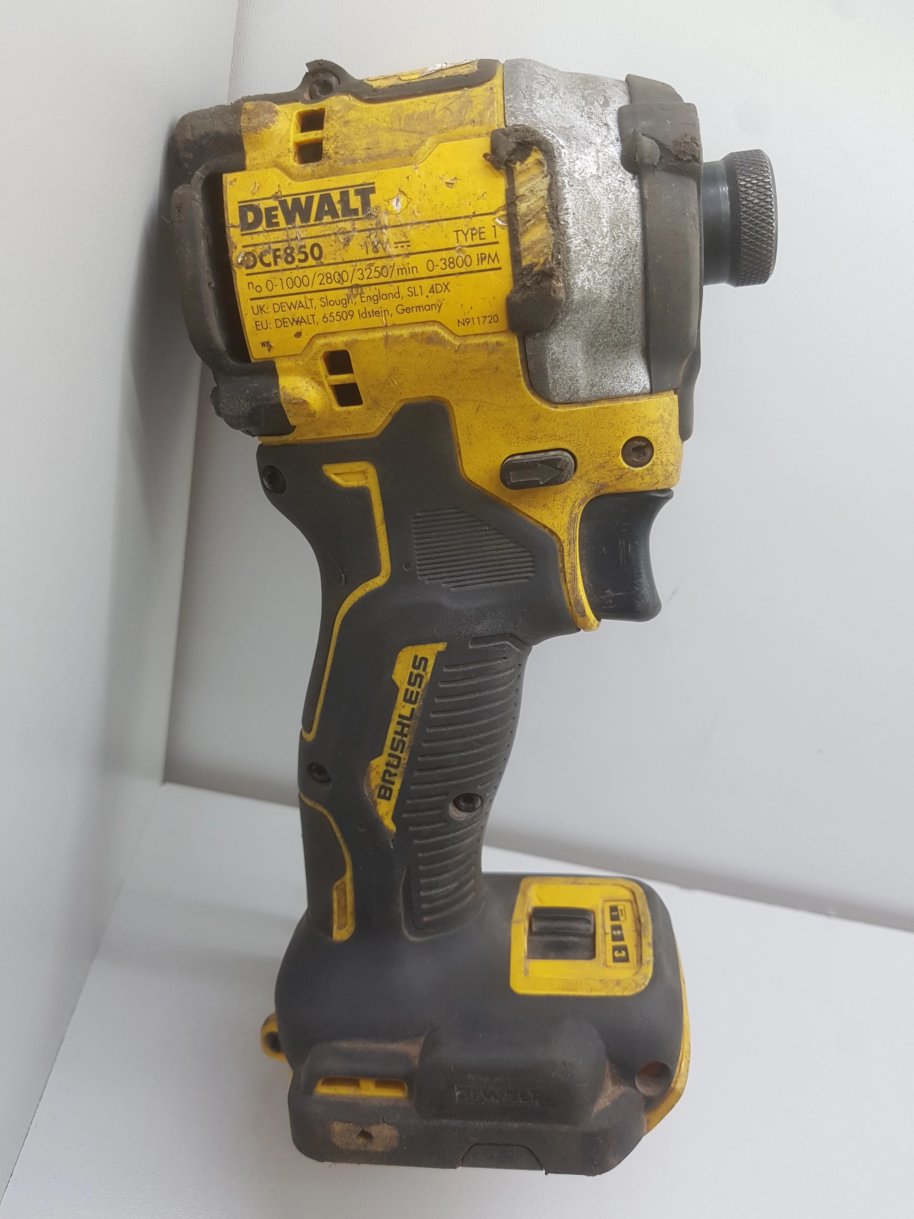 zakretarka-udarowa-dewalt-dcf850n-18v-stan-uzywany