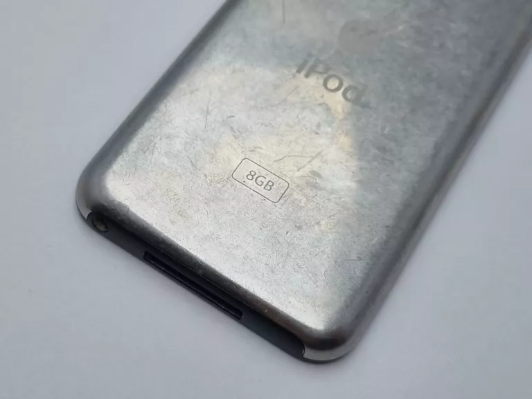 APPLE IPOD TOUCH 1ST GENERATION A1213