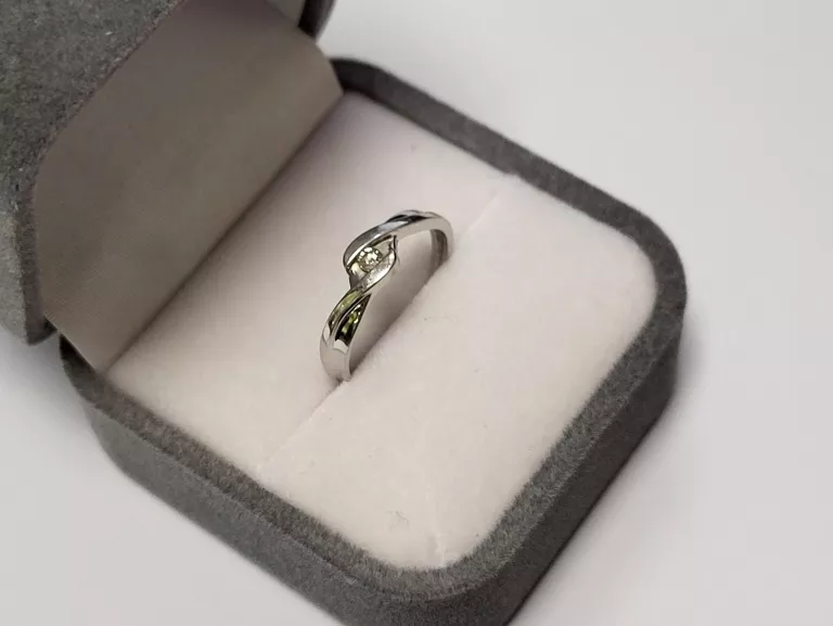 zloty-pierscionek-z-certfikatem-brylant-biale-zloto-135g-585-material-15835-2