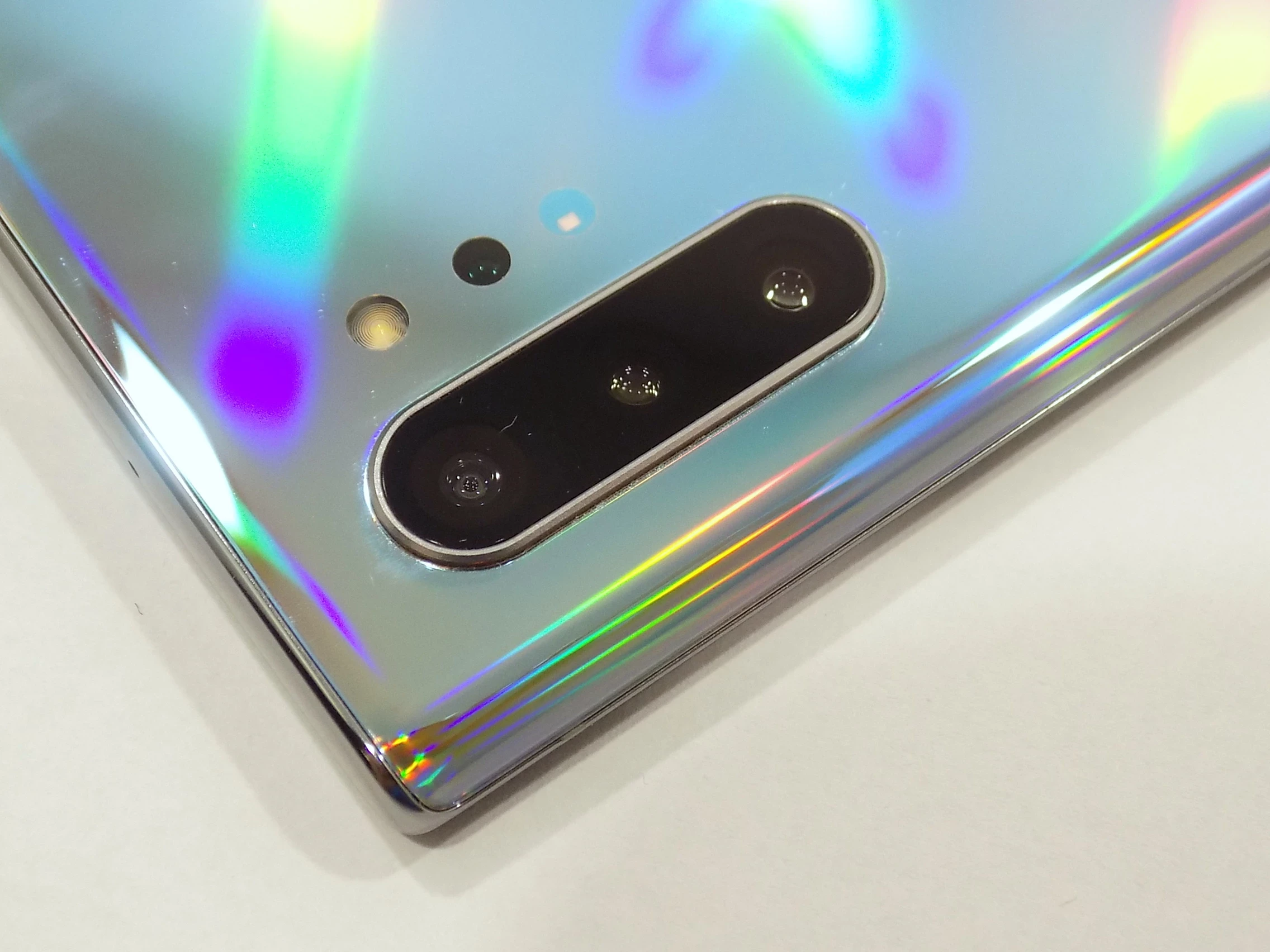 telefon-samsung-galaxy-note-10-12gb-256gb-komunikacja-bluetooth