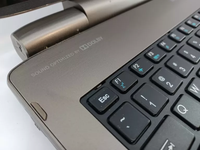 laptop-medion-akoya-2w1-s6214t-notebook-md99381-stan-uzywany