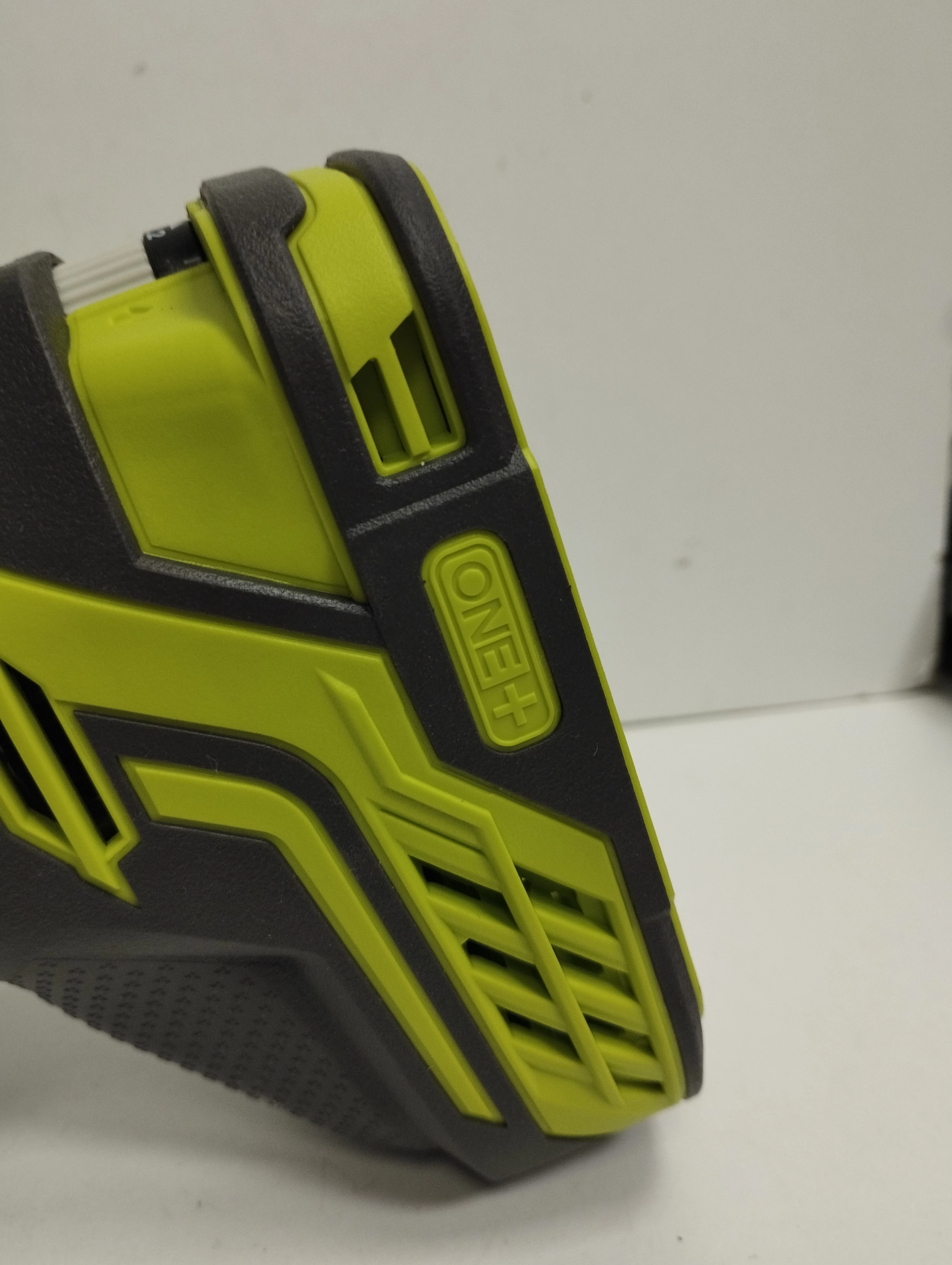 frezarka-ryobi-r18tr-2aku-komplet-ideal-marka-ryobi