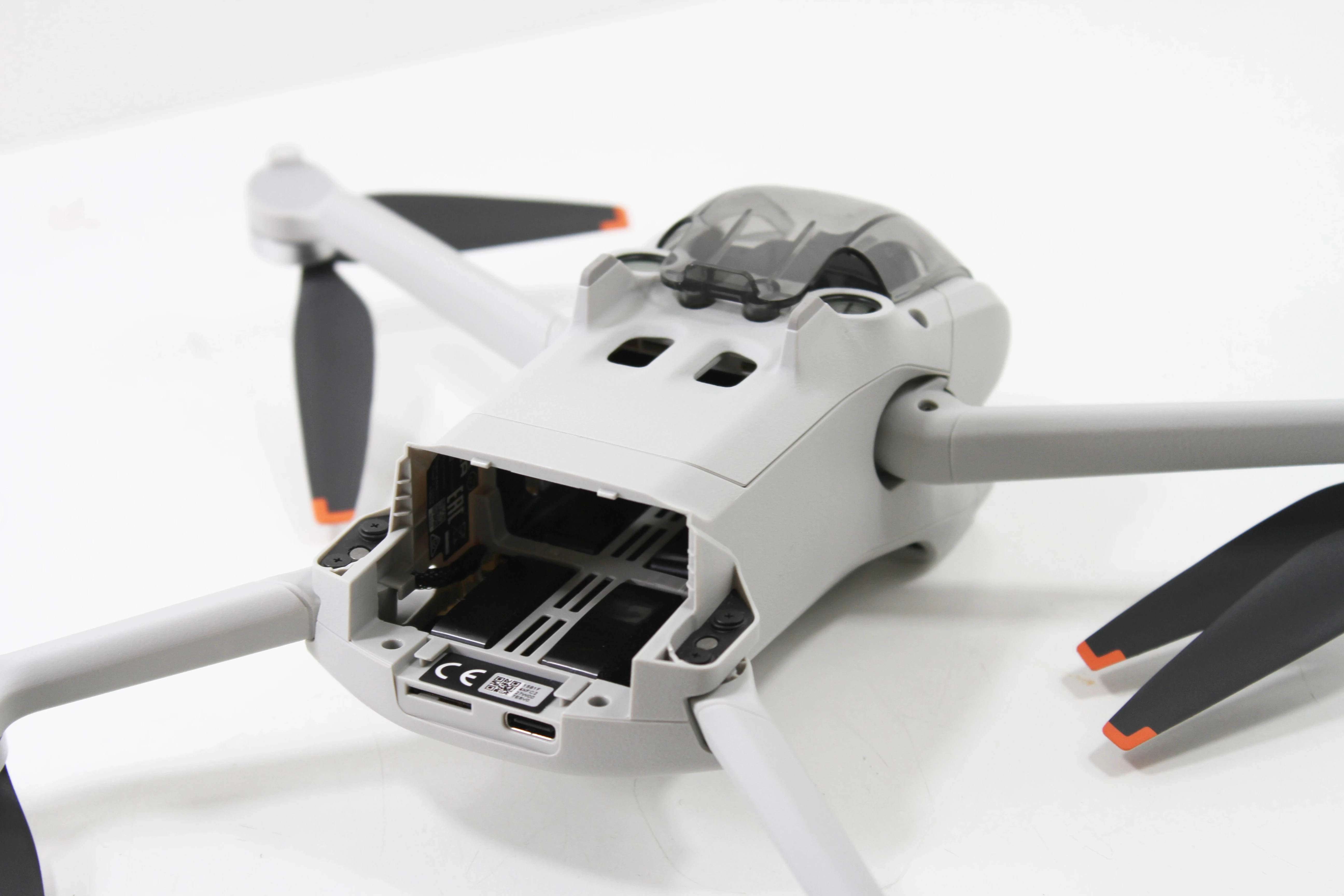 dron-dji-mini-3-pro-opis-marka-227809-324677