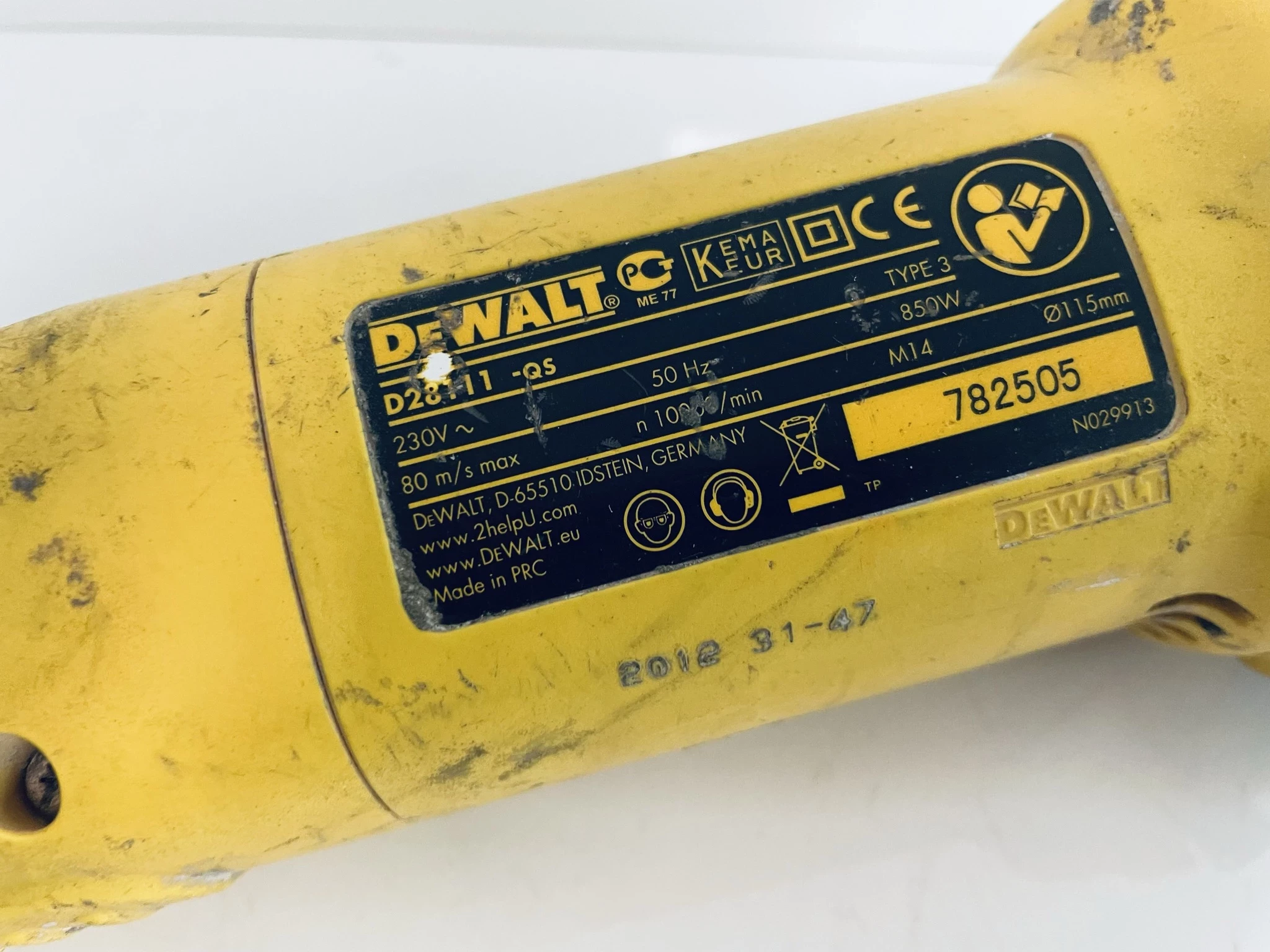 szlifierka-katowa-dewalt-d28111-qs-rodzaj-zasilania-sieciowe