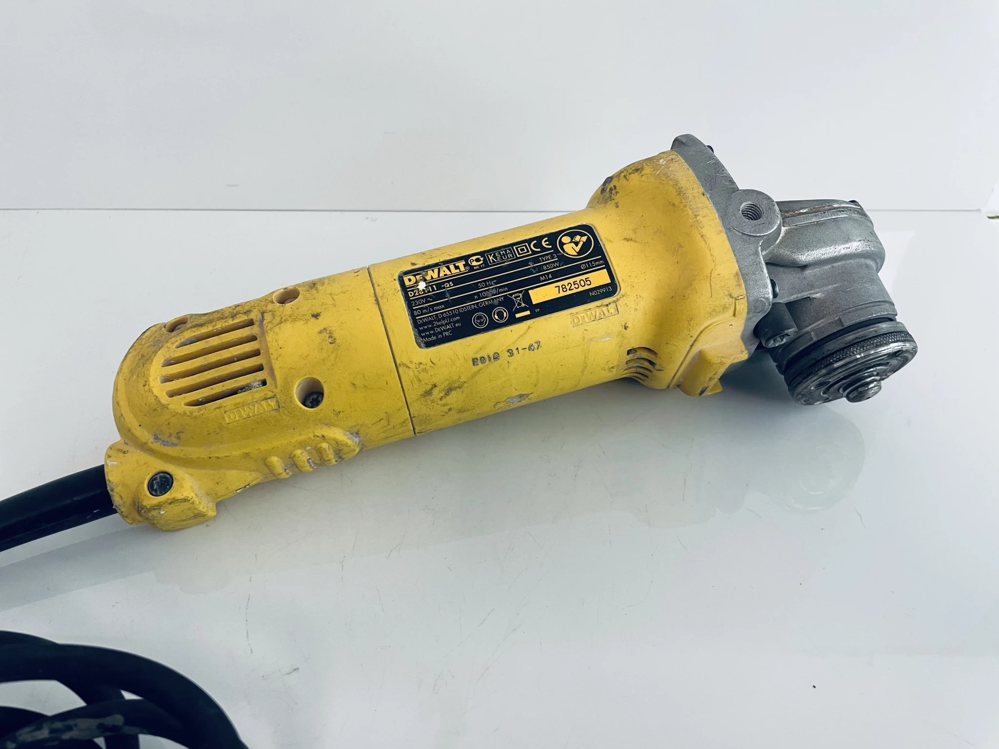 szlifierka-katowa-dewalt-d28111-qs-stan-uzywany