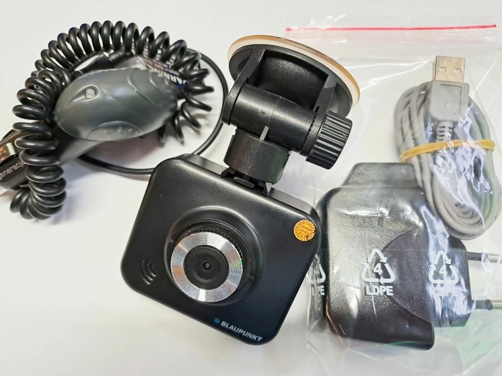 kamera-samochodowa-blaupunkt-bp-20-fhd-wawerska-3-otwock