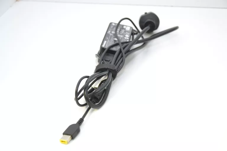 LAPTOP LENOVO V110-15ISK