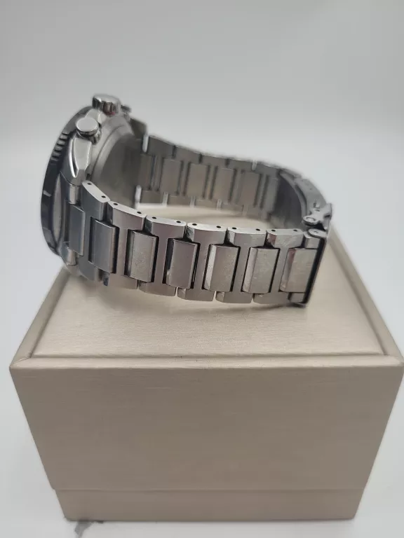 ZEGAREK CITIZEN ECO-DRIVE E660-R010514